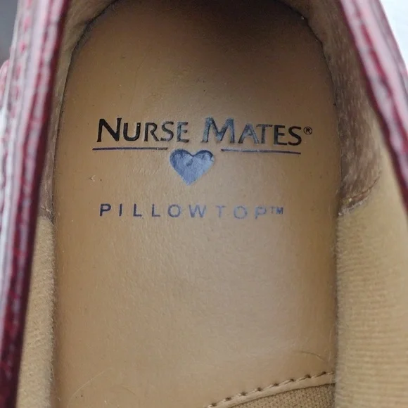 Nurse Mates Pillow Top Halle Burgundy Snakeskin Leather Round Toe Clog Shoes - Picture 11 of 16